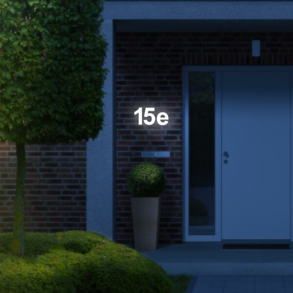Hausnummer e mit LED Beleuchtung